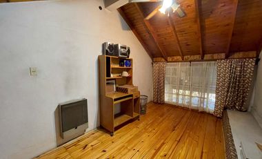 VENTA CASA 4 AMB VARELA- COCHERA Y PATIO