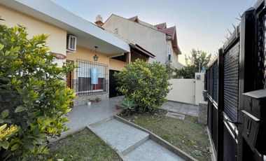 VENTA CASA 4 AMB VARELA- COCHERA Y PATIO