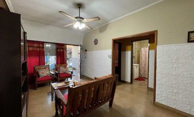VENTA CASA 4 AMB VARELA- COCHERA Y PATIO