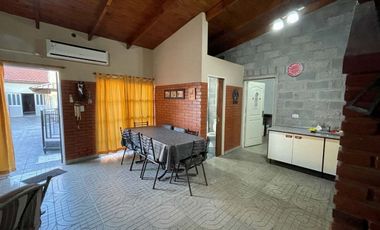 VENTA CASA 4 AMB VARELA- COCHERA Y PATIO