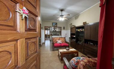 VENTA CASA 4 AMB VARELA- COCHERA Y PATIO
