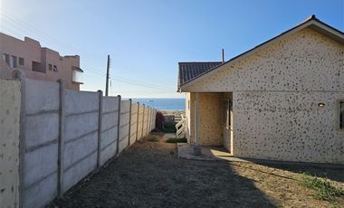 Casa en Venta en Calle Navarino / Las Dunas