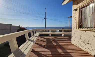 Casa en Venta en Calle Navarino / Las Dunas