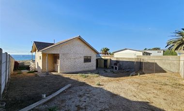 Casa en Venta en Calle Navarino / Las Dunas