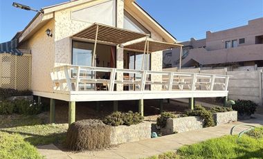 Casa en Venta en Calle Navarino / Las Dunas