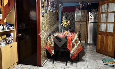 Casa en Venta en Av. Teniente Cruz con Av. Laguna Sur