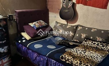 Casa en Venta en Av. Teniente Cruz con Av. Laguna Sur