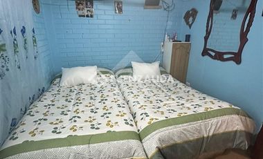 Casa en Venta en Av. Teniente Cruz con Av. Laguna Sur