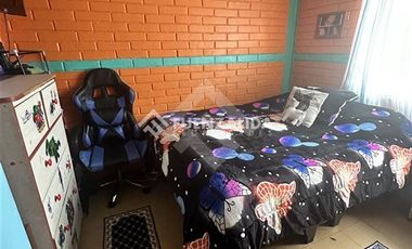 Casa en Venta en Av. Teniente Cruz con Av. Laguna Sur