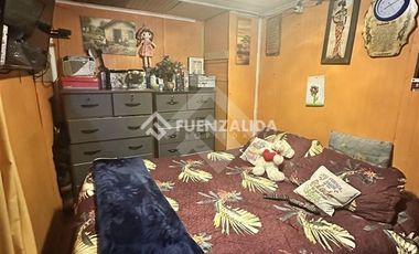 Casa en Venta en Av. Teniente Cruz con Av. Laguna Sur