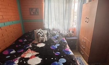 Casa en Venta en Av. Teniente Cruz con Av. Laguna Sur