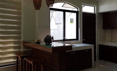 Fully-Furnished 2 Storey House for rent