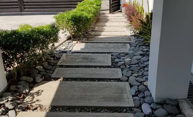 Fully-Furnished 2 Storey House for rent