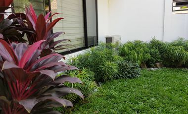 Fully-Furnished 2 Storey House for rent