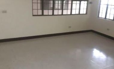 East Grace Park 3-Bedroom Apartment in 5-Storey Residential for Rent, Caloocan