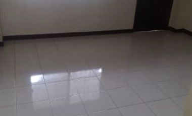 East Grace Park 3-Bedroom Apartment in 5-Storey Residential for Rent, Caloocan