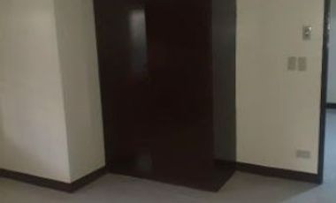 East Grace Park 3-Bedroom Apartment in 5-Storey Residential for Rent, Caloocan