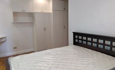 Furnished 1BR Condo near Legazpi Village Park