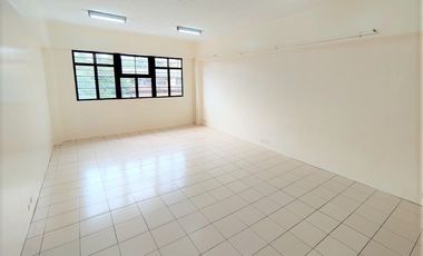 Very Large Convenient 45sqm 1BR Apartment unit for rent in Pasay City