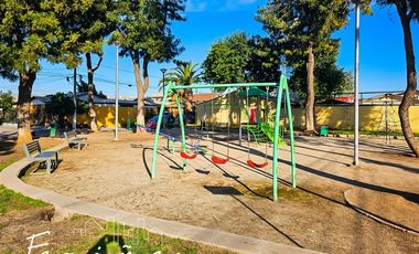 Casa en Arriendo en Dillu a cuadras de Av. Laguna Sur