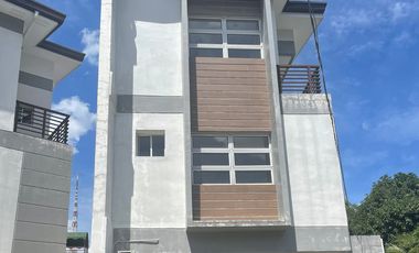 House in La Verandilla Homes, congressional Ave Ext., Quezon City