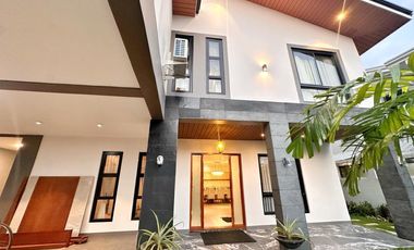 FULLY FURNISHED HOUSE AND LOT FOR SALE IN BF RESORT VILLAGE LAS PINAS CITY