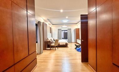 FULLY FURNISHED HOUSE AND LOT FOR SALE IN BF RESORT VILLAGE LAS PINAS CITY