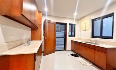 FULLY FURNISHED HOUSE AND LOT FOR SALE IN BF RESORT VILLAGE LAS PINAS CITY