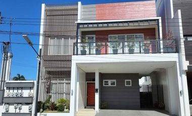 For Rent : 5 Bedroom 2 Storey House w/ pool I The Enclave Subd. Angeles Pampanga