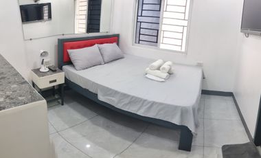 SU5 New High-Tech Condo Apartment Swimming Pool Prime Location SM Angeles City