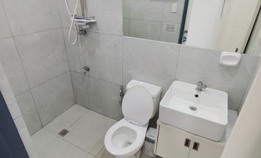 SU5 New High-Tech Condo Apartment Swimming Pool Prime Location SM Angeles City