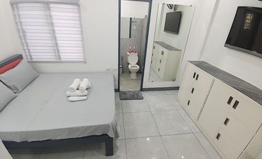 SU18 New High-Tech Condo Apartment Swimming Pool Prime Location SM Angeles City
