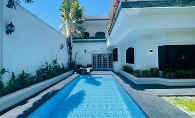 AMERICAN STYLE HOUSE WITH BIG LOT IN ANGELES CITY NEAR CLARK