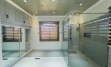 AMERICAN STYLE HOUSE WITH BIG LOT IN ANGELES CITY NEAR CLARK