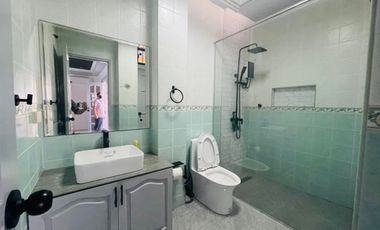 AMERICAN STYLE HOUSE WITH BIG LOT IN ANGELES CITY NEAR CLARK