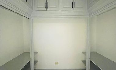 AMERICAN STYLE HOUSE WITH BIG LOT IN ANGELES CITY NEAR CLARK