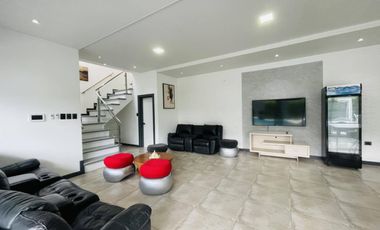 BIG HOUSE WITH POOL IN PAMPANGA NEAR SM MALL