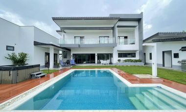 BIG HOUSE WITH POOL IN PAMPANGA NEAR SM MALL