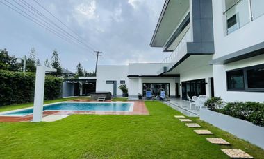 BIG HOUSE WITH POOL IN PAMPANGA NEAR SM MALL