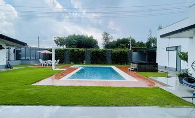 BIG HOUSE WITH POOL IN PAMPANGA NEAR SM MALL