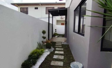 MODERN HOUSE IN ANGELES CITY NEAR MARQUEE MALL AND NLEX