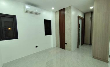 MODERN HOUSE IN ANGELES CITY NEAR MARQUEE MALL AND NLEX