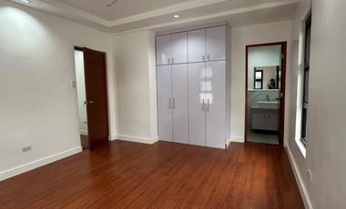 FOR SALE FOUR 4 BEDROOM STUNNING MODERN DESIGN HOUSE IN MARCELO GREENPARANAQUE
