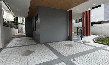 FOR SALE FOUR 4 BEDROOM STUNNING MODERN DESIGN HOUSE IN MARCELO GREENPARANAQUE