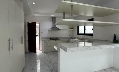 FOR SALE FOUR 4 BEDROOM STUNNING MODERN DESIGN HOUSE IN MARCELO GREENPARANAQUE