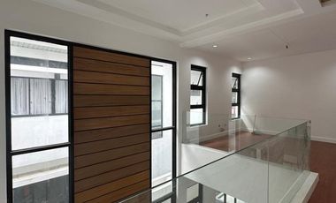 FOR SALE FOUR 4 BEDROOM STUNNING MODERN DESIGN HOUSE IN MARCELO GREENPARANAQUE