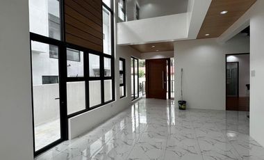 FOR SALE FOUR 4 BEDROOM STUNNING MODERN DESIGN HOUSE IN MARCELO GREENPARANAQUE