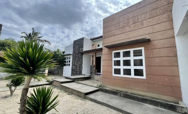 BUNGALOW HOUSE WITH SPACIOUS LAWN IN ANGELES CITY NEAR SM MALL