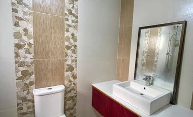 BUNGALOW HOUSE WITH SPACIOUS LAWN IN ANGELES CITY NEAR SM MALL