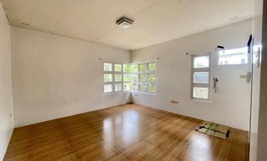 BUNGALOW HOUSE WITH SPACIOUS LAWN IN ANGELES CITY NEAR SM MALL